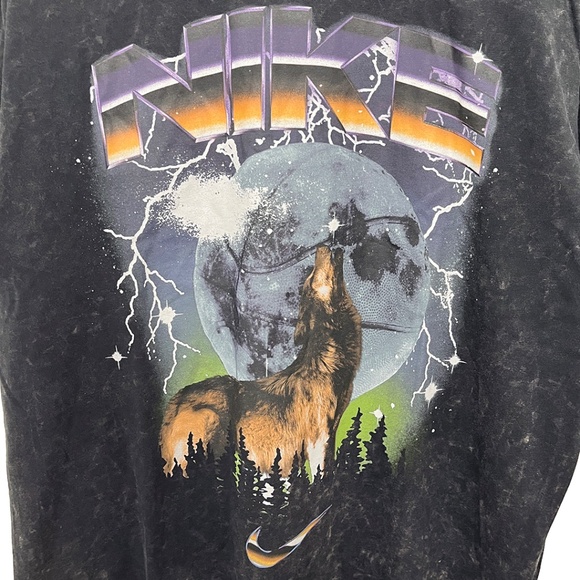 NWT Nike Basketball Graphic T-Shirt Howling Wolf Men’s Large - Picture 3 of 9